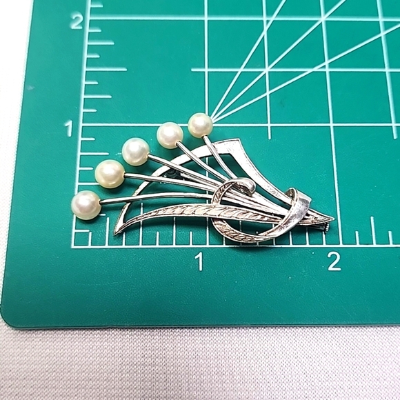 Mikimoto Estate Akoya Pearl Brooch Pin Sterling Silver 5.4 mm - Picture 4 of 8